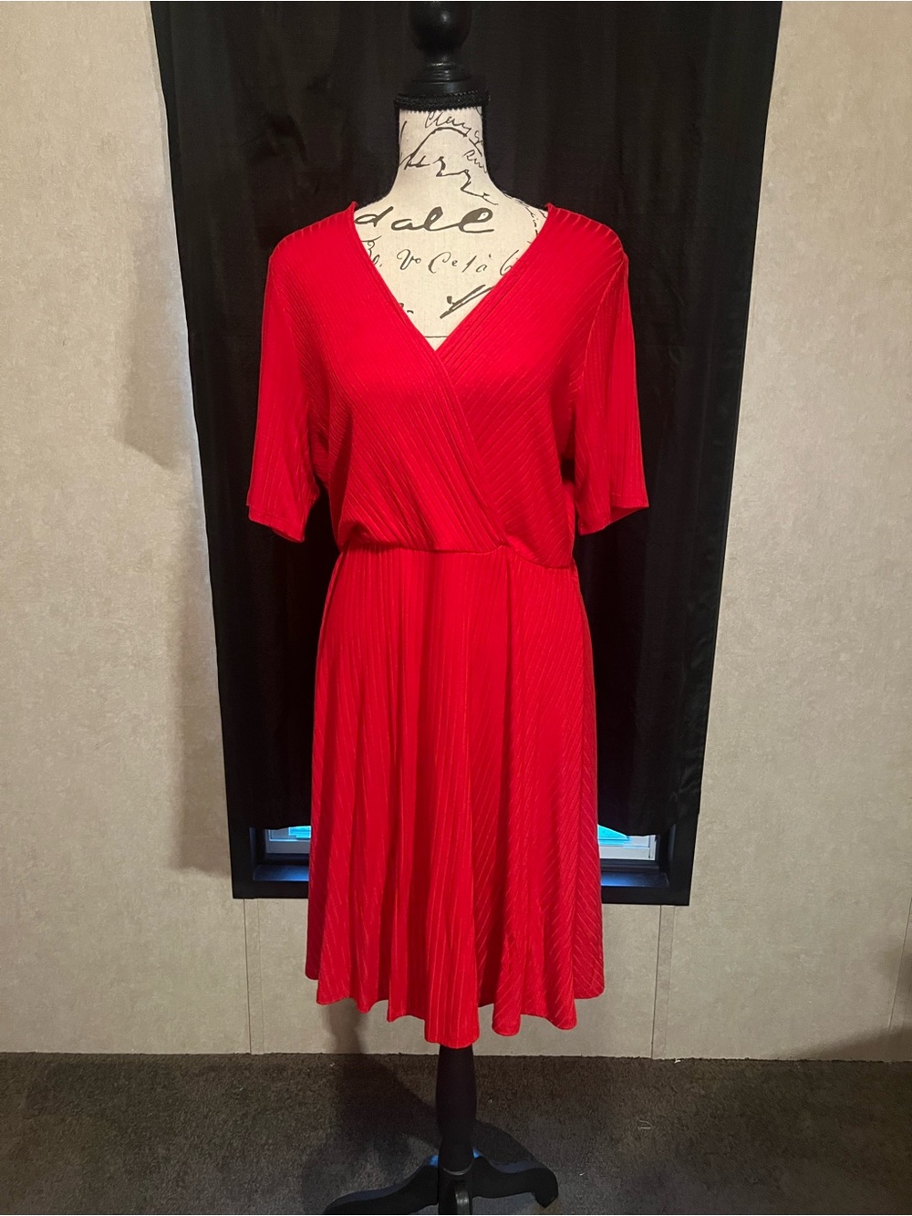 Maitai Red V‑Neck Pleated Midi Dress